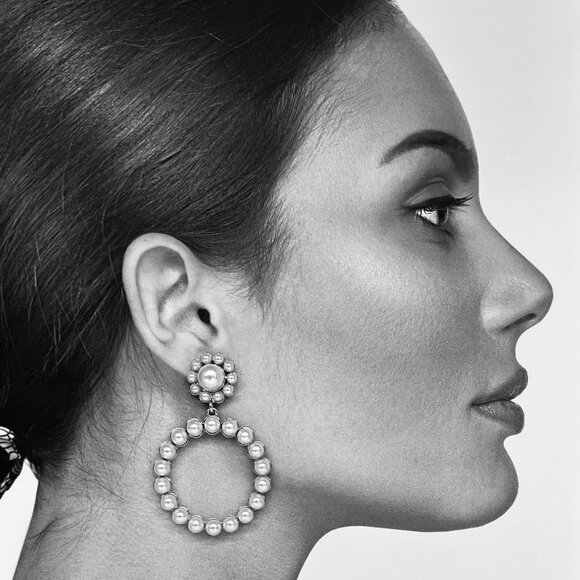 "Tango" NEW Pearl Gold Dangle Drop Circle Hoop Statement Bridal Fashion Earrings - Picture 3 of 3